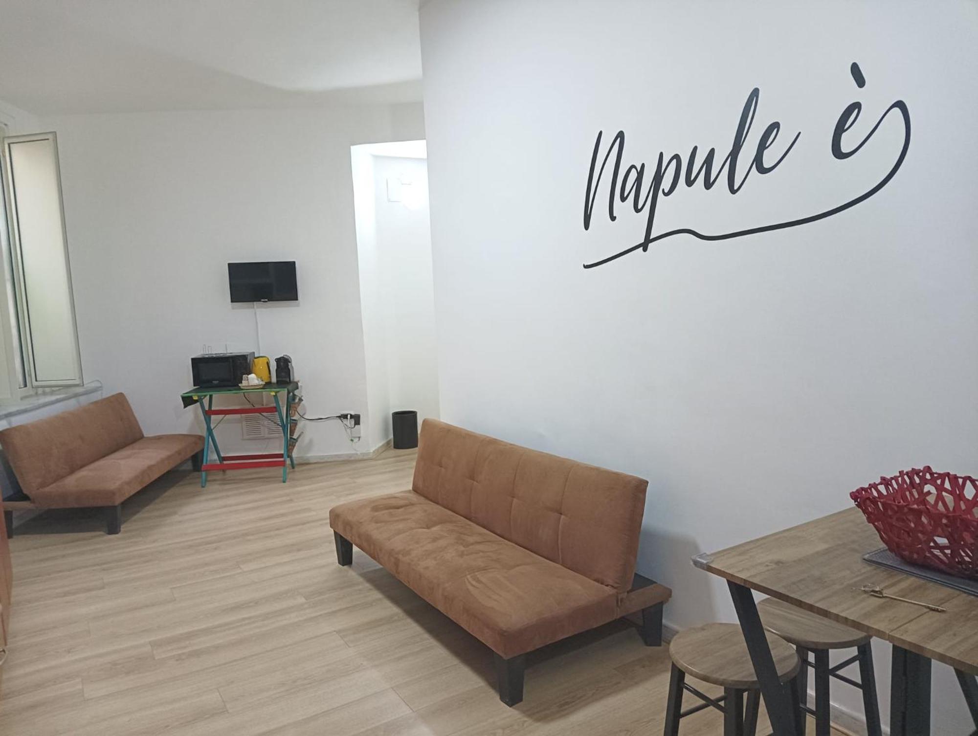 Appartement A Casa Di Ilaria à Naples Extérieur photo